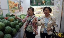 情侣超市吃瓜,甜蜜瞬间定格成永恒