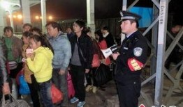 乘警执法吃瓜,吃瓜群众围观一幕幕精彩瞬间