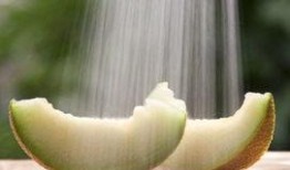 小心吃哈密瓜,揭秘美味背后的注意事项