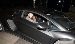 副驾驶吃瓜视角