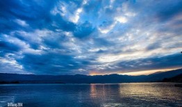 邛海吃瓜,一场别开生面的吃瓜盛宴