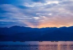 邛海吃瓜,一场别开生面的吃瓜盛宴