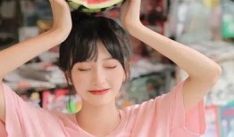 吃瓜 女孩,吃瓜女孩的甜蜜生活揭秘