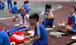 深圳学校教室吃瓜,瓜果飘香学习时光