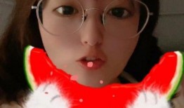 吃瓜 女孩,吃瓜女孩的甜蜜生活揭秘