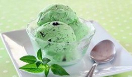 畅越冰激凌吃瓜,夏日清凉新潮流