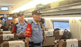 乘警执法吃瓜,吃瓜群众围观一幕幕精彩瞬间
