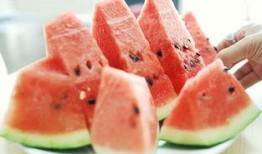 半夜下楼吃瓜,一场神秘的午夜吃瓜之旅