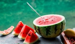 播放带你吃瓜的诗,品味诗意人生