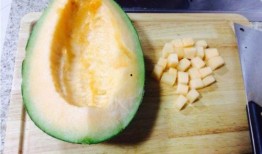 熊吃哈密瓜,一场甜蜜的邂逅