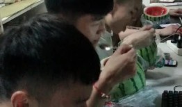 吃瓜男寝室,揭秘大学生活中的欢乐与趣事